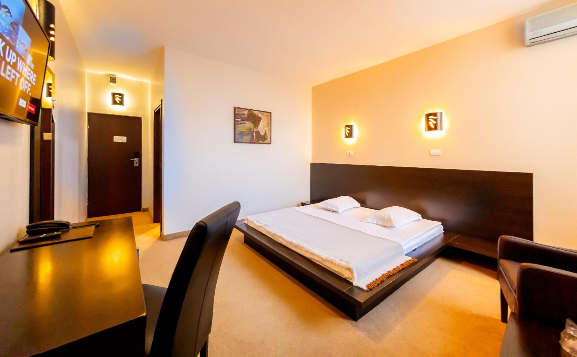 Hotel Maxim Arad Zimmer foto