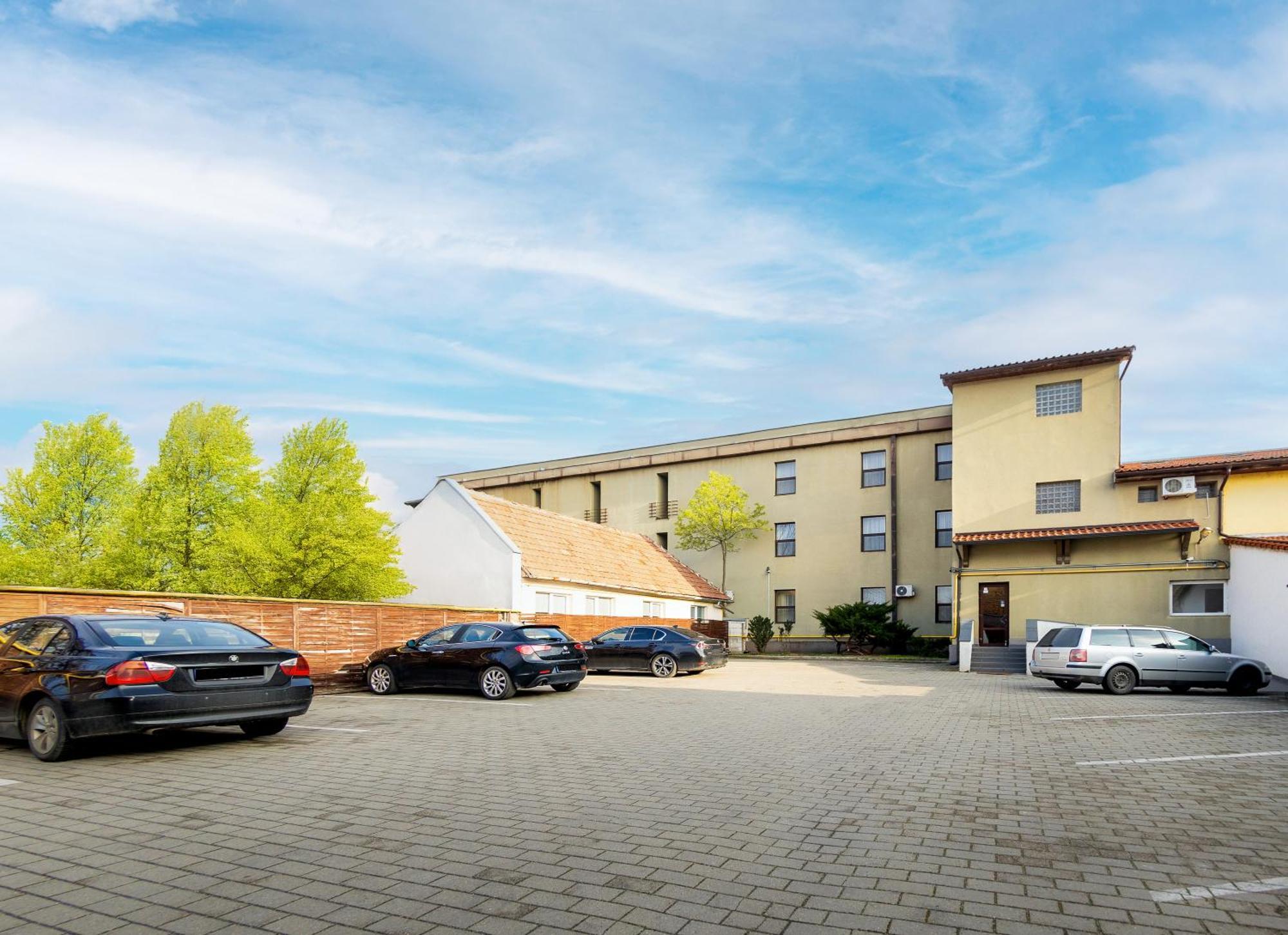 Hotel Maxim Arad Exterior foto
