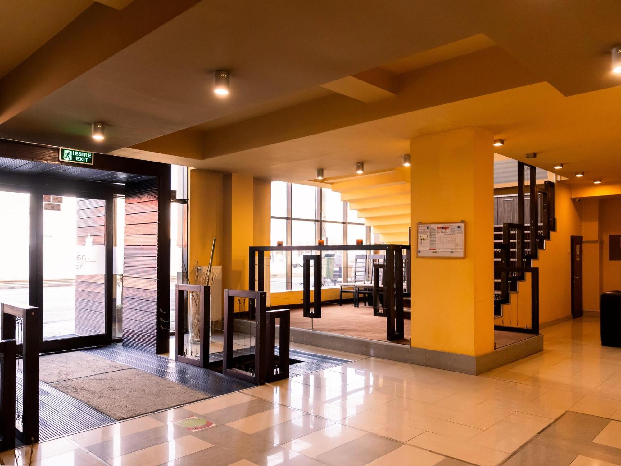 Hotel Maxim Arad Exterior foto